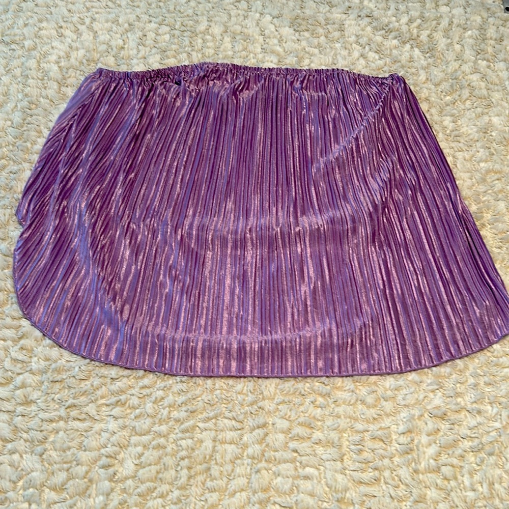 Strapless, high-low top.